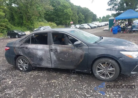 2015 Toyota Camry Se z USA, uszkodzony, nr VIN 4T1BF1FK0FU031140